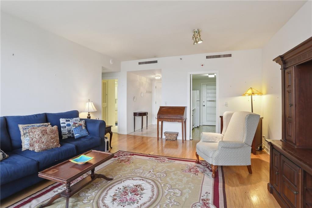 2100 ST CHARLES Avenue 5G