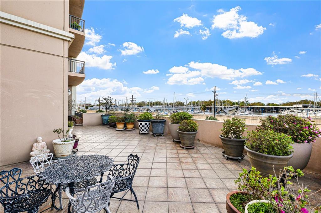 232 LAKE MARINA Avenue 2A