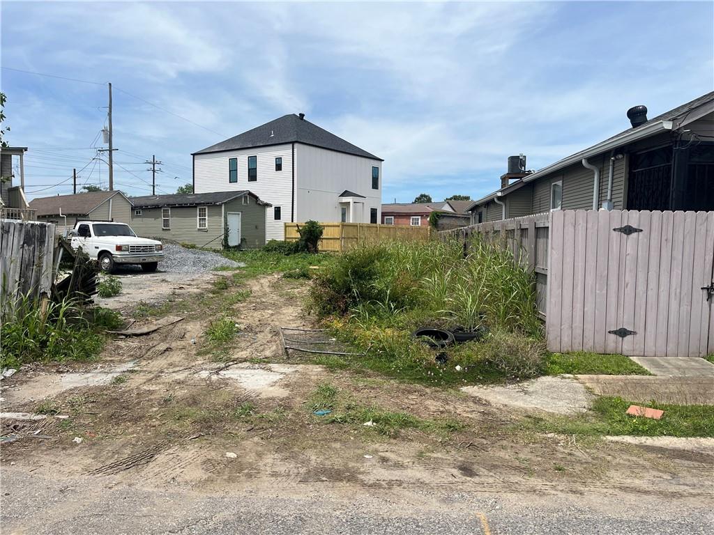 1317 S SALCEDO Street