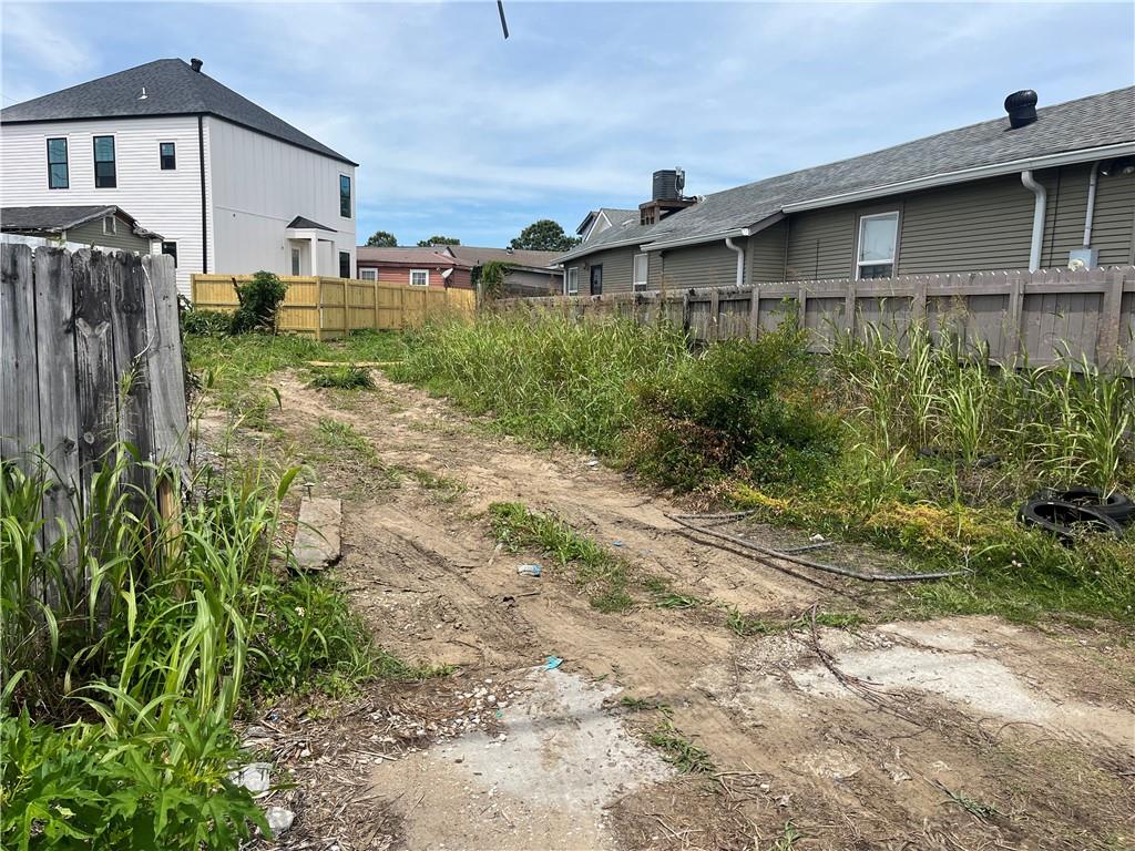 1317 S SALCEDO Street