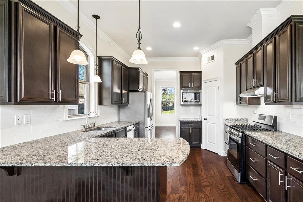 854 CAPISTRANO Court