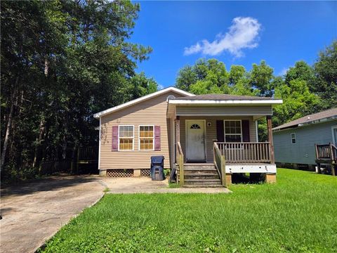 Photo of 72543 DAHLIA Street, Covington, LA 70435 (MLS # 2566067)