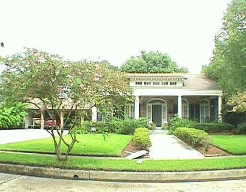 249 BROCKENBRAUGH Court Metairie LA 70005