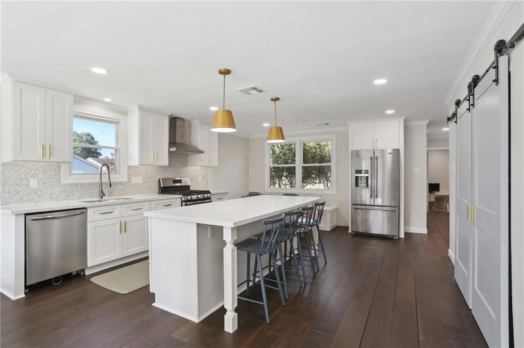 530 HYMAN Drive