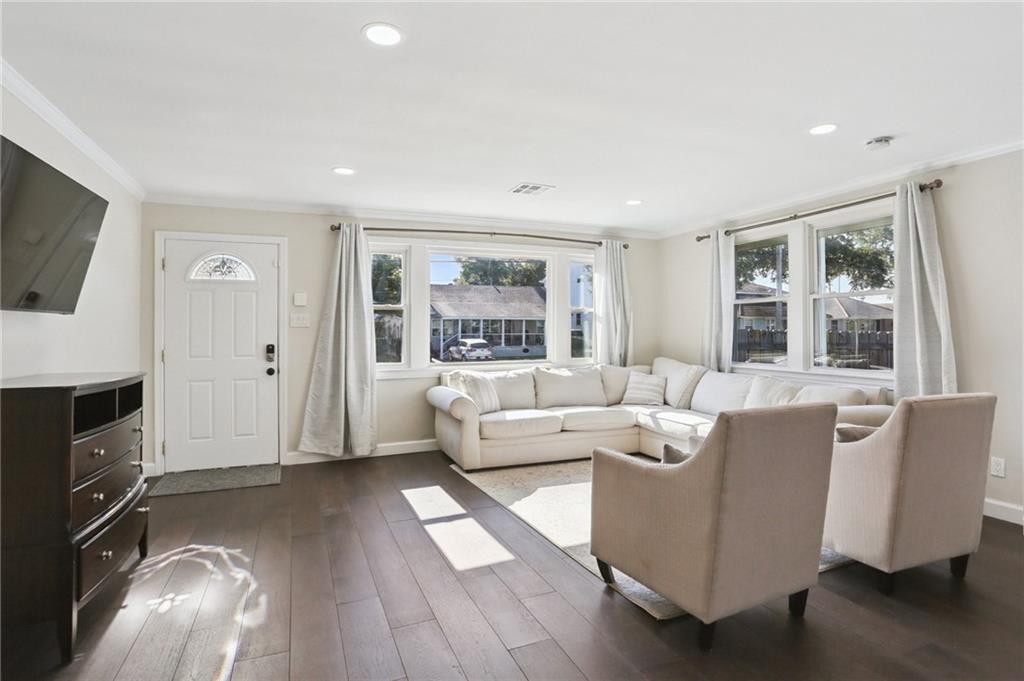 530 HYMAN Drive