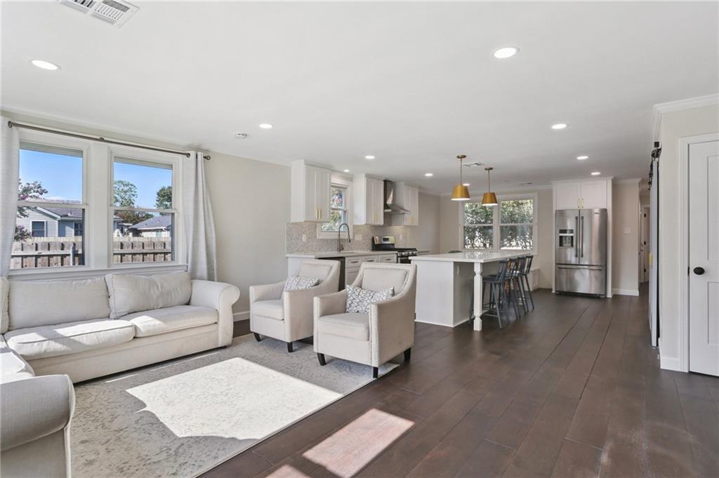 530 HYMAN Drive
