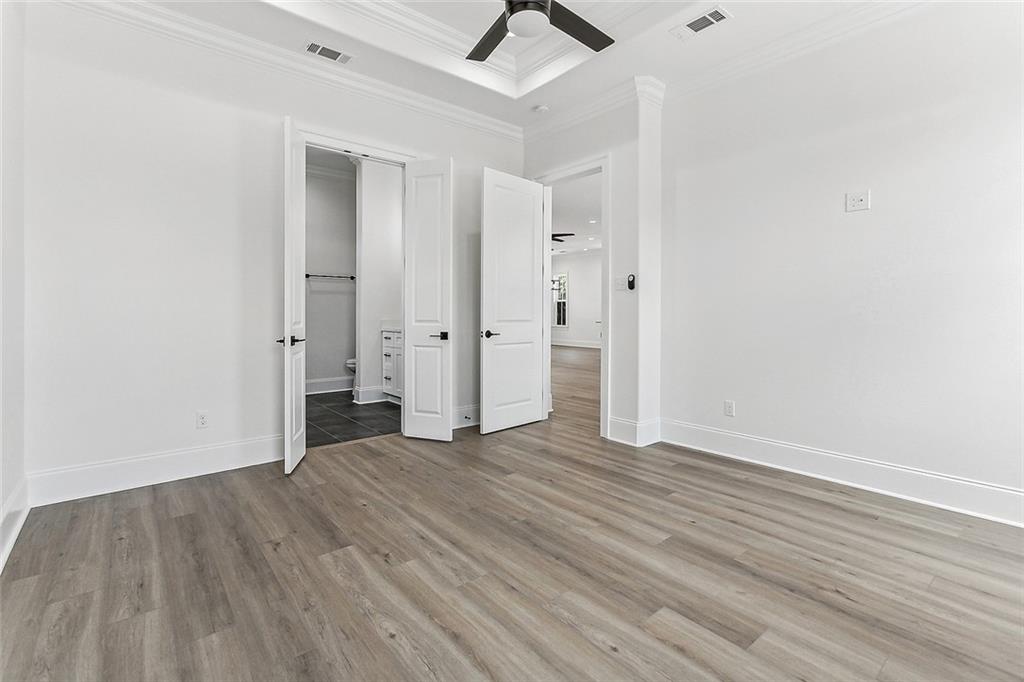 Photo 8 of 15 of 83 W CLAIBORNE Square house
