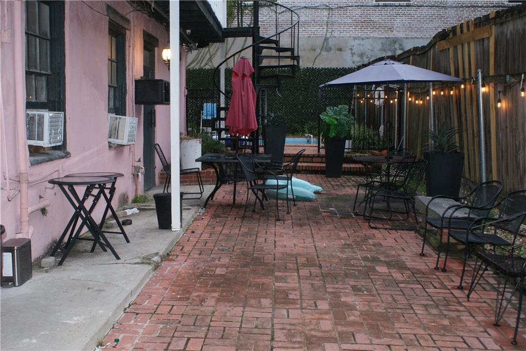 414 BURGUNDY Street 1-5