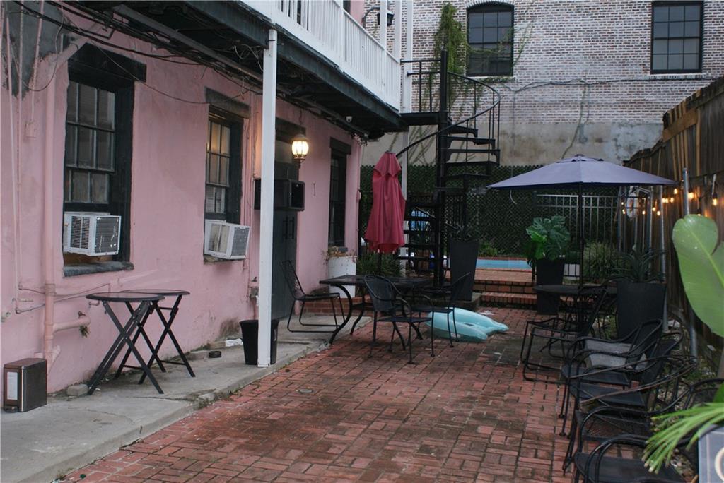 414 BURGUNDY Street 1-5