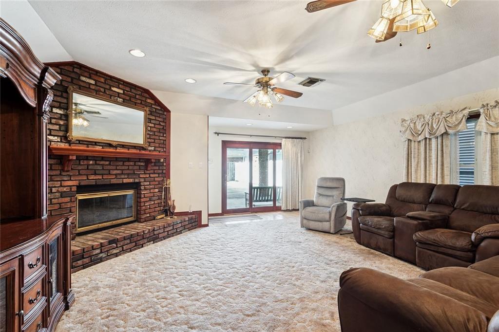 1700 N UPLAND Avenue