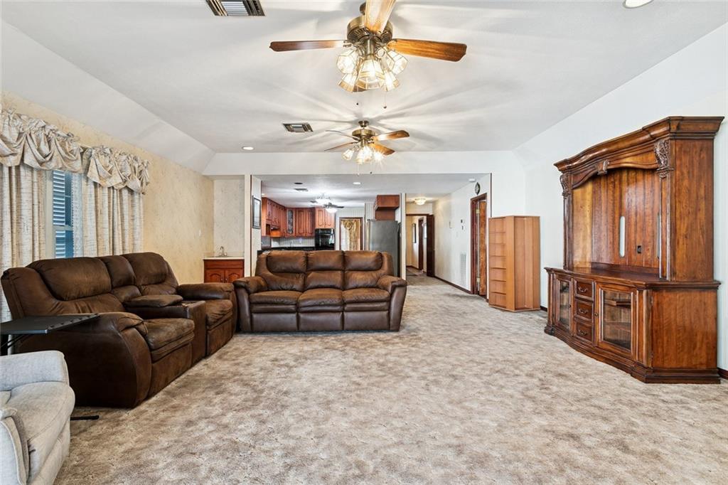 1700 N UPLAND Avenue