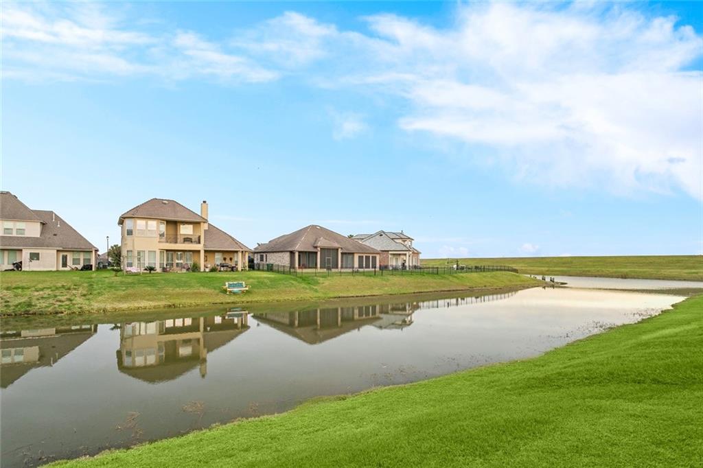 120 LAKESHORE VILLAGE S Street