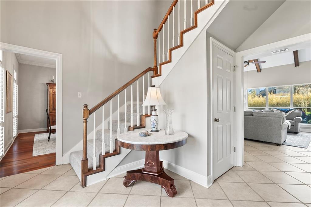 118 CENTURY OAK Lane