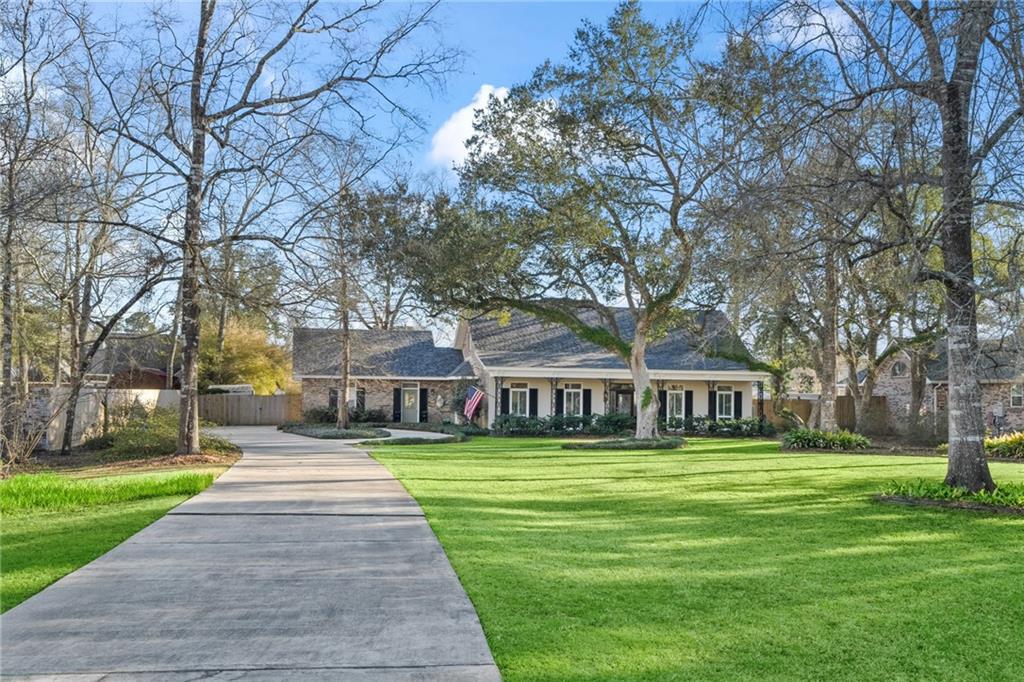 118 CENTURY OAK Lane
