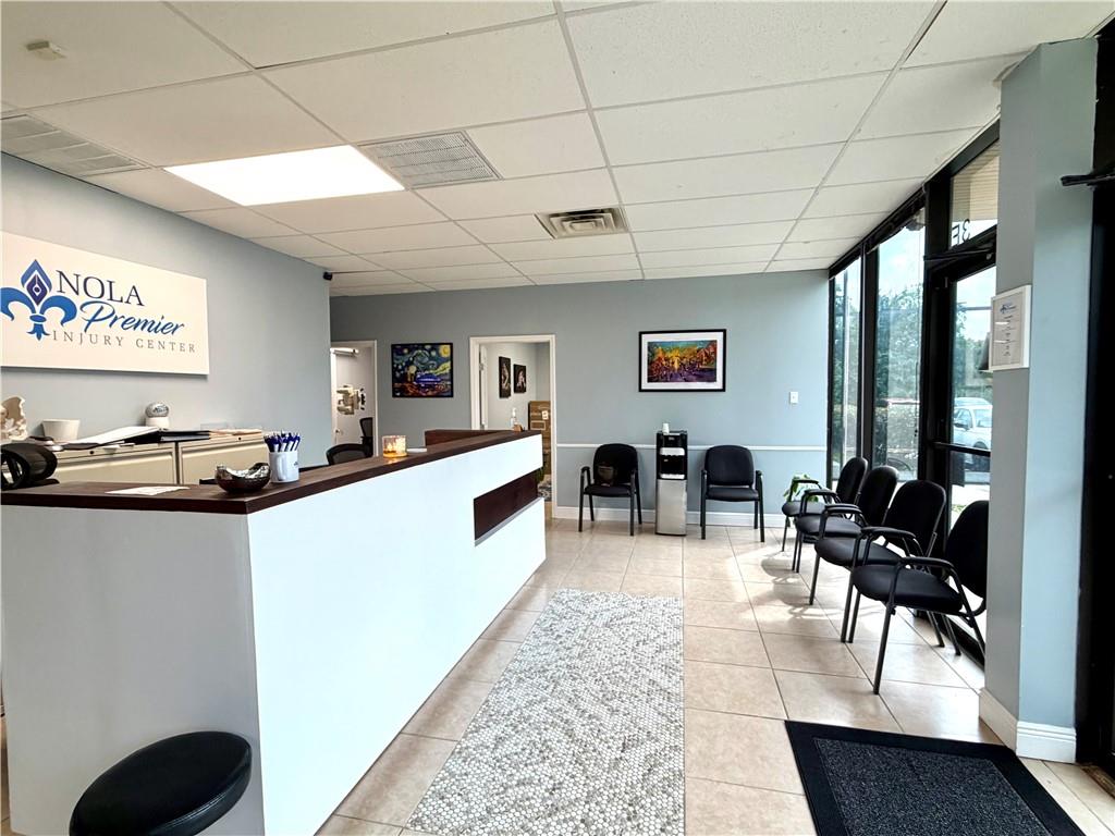 10555 LAKE FOREST Boulevard 3E&3F