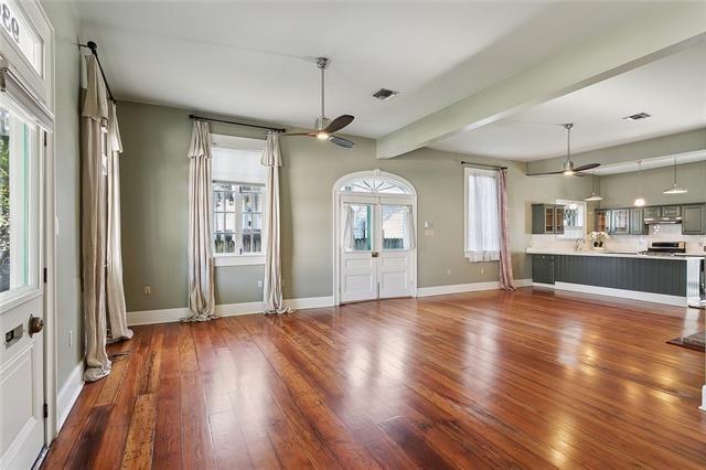 New Orleans, Louisiana 70115, United States, 2 Bedrooms Bedrooms, ,3 BathroomsBathrooms,Residential,Active,197501