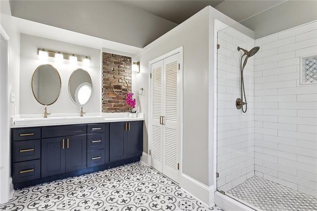 New Orleans, Louisiana 70115, United States, 2 Bedrooms Bedrooms, ,3 BathroomsBathrooms,Residential,Active,197501