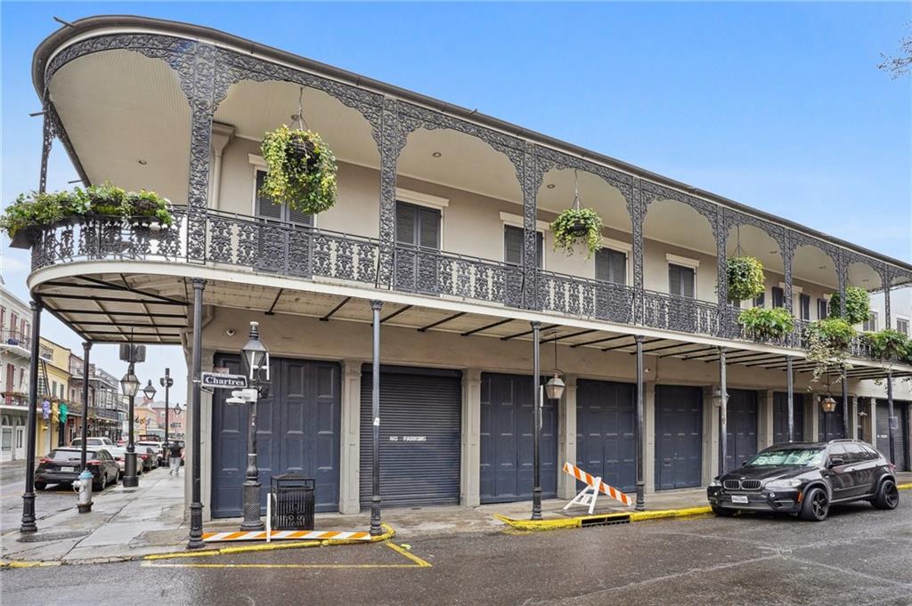 930 CHARTRES Street