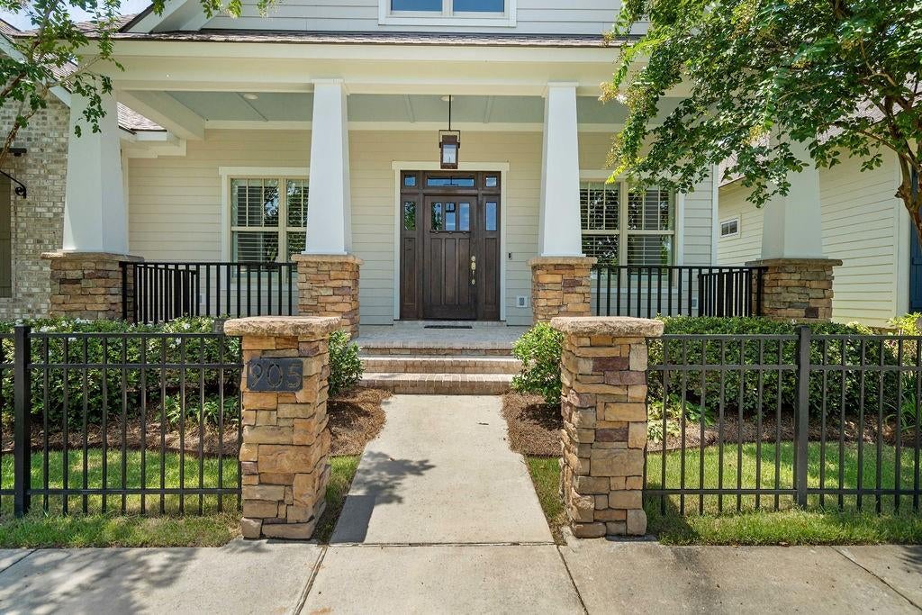 905 TEZCUCCO Court