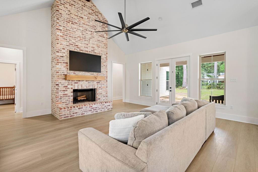 23 KATHLEEN Drive