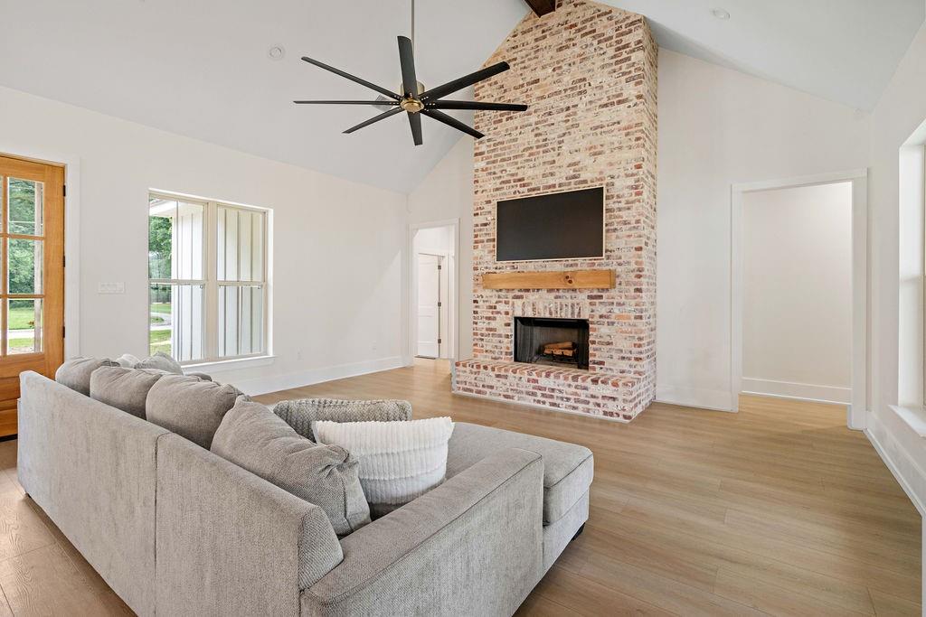 23 KATHLEEN Drive