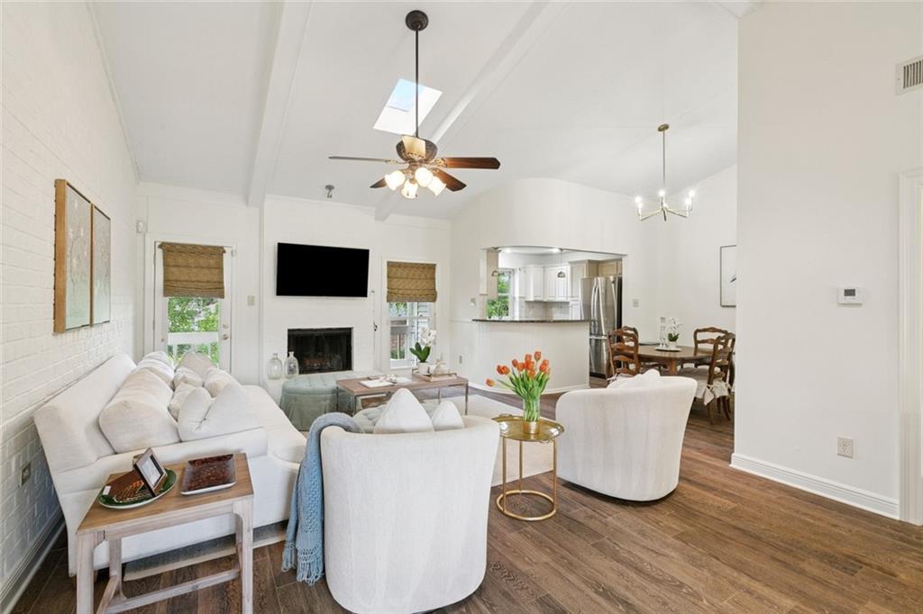 712 OLD METAIRIE Place