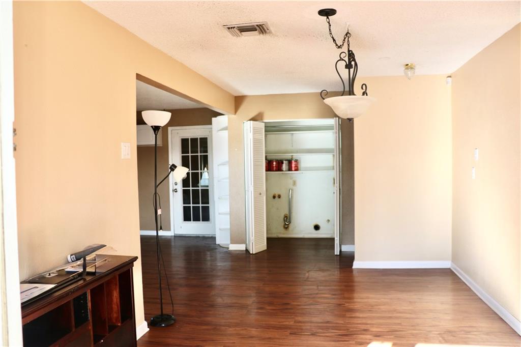 1701 GLENDALE Drive
