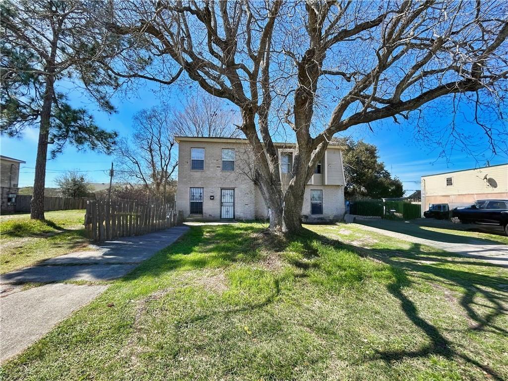 584 HOLMES Boulevard