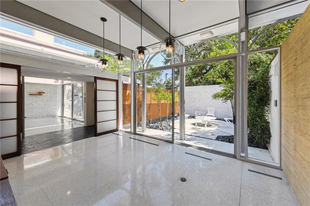 New Orleans, Louisiana 70118, United States, 4 Bedrooms Bedrooms, ,5 BathroomsBathrooms,Residential,Pending,54932