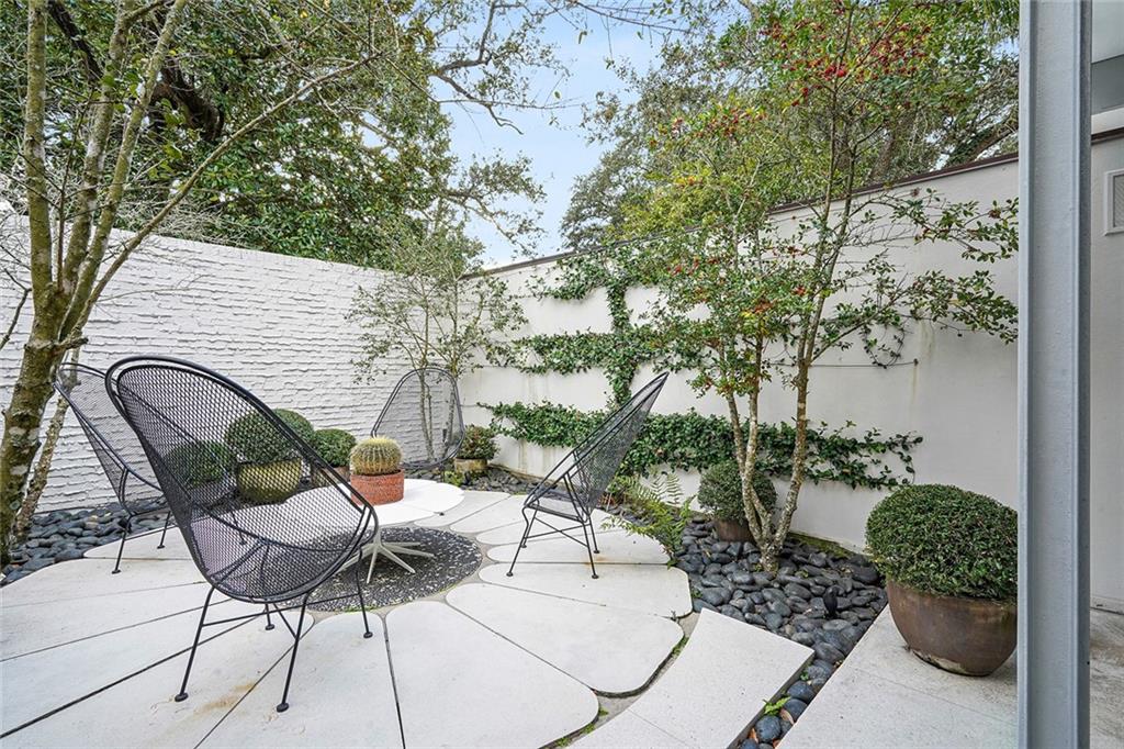 New Orleans, Louisiana 70118, United States, 4 Bedrooms Bedrooms, ,5 BathroomsBathrooms,Residential,Pending,54932