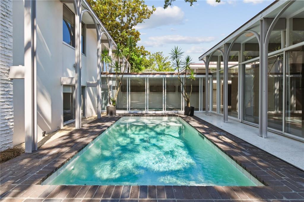 New Orleans, Louisiana 70118, United States, 4 Bedrooms Bedrooms, ,5 BathroomsBathrooms,Residential,Pending,54932