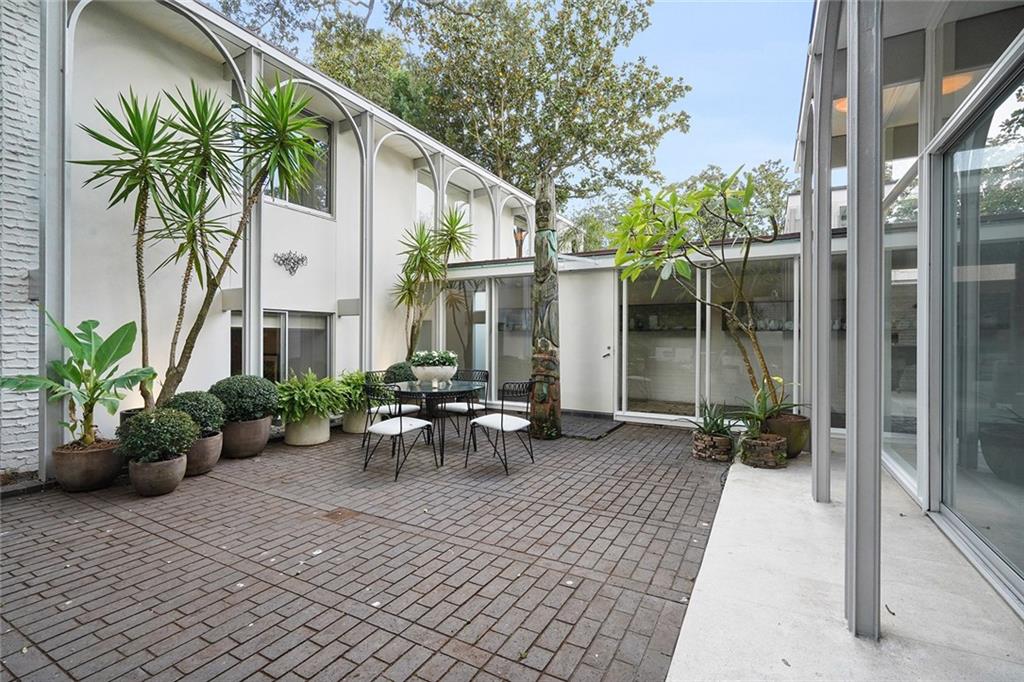 New Orleans, Louisiana 70118, United States, 4 Bedrooms Bedrooms, ,5 BathroomsBathrooms,Residential,Pending,54932