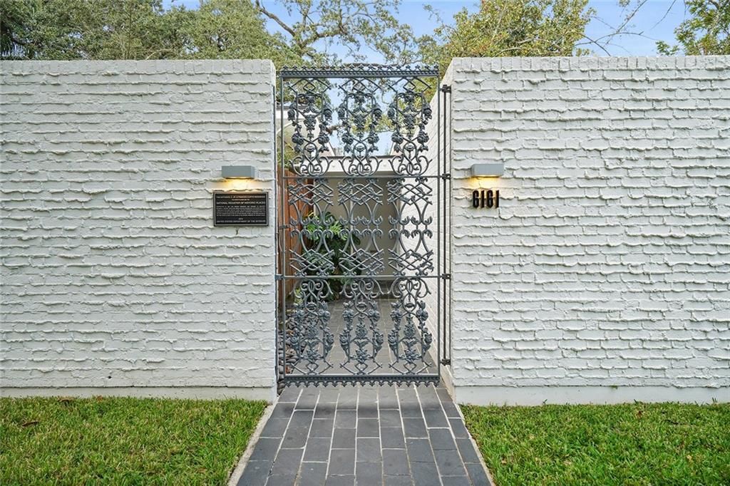 New Orleans, Louisiana 70118, United States, 4 Bedrooms Bedrooms, ,5 BathroomsBathrooms,Residential,Pending,54932