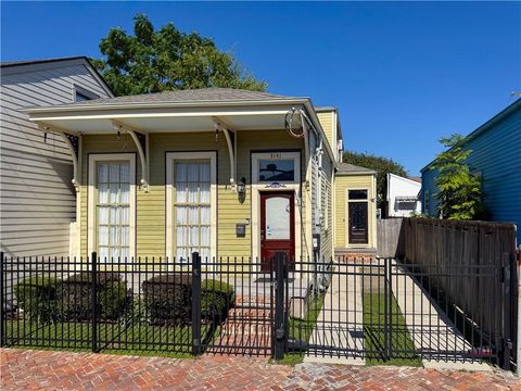 3141 LAUREL Street New Orleans LA 70115
