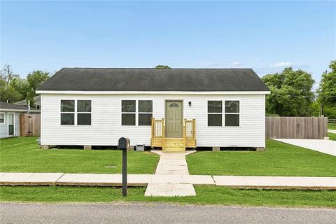 Photo of 123 OAK Street, St. Rose, LA 70087 (MLS # 2553157)