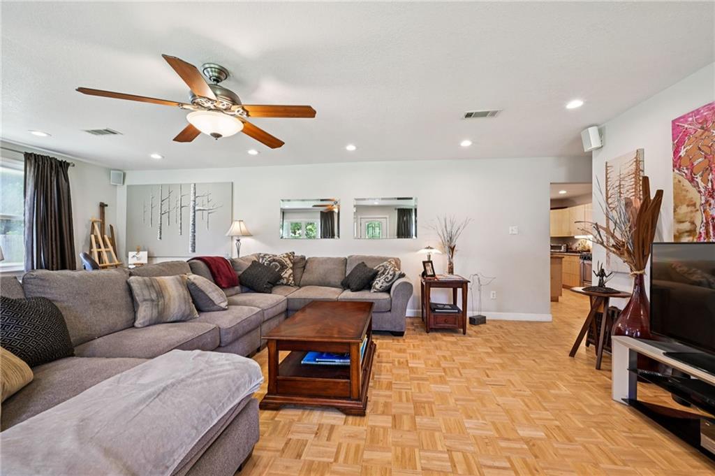 389 HICKORY Drive