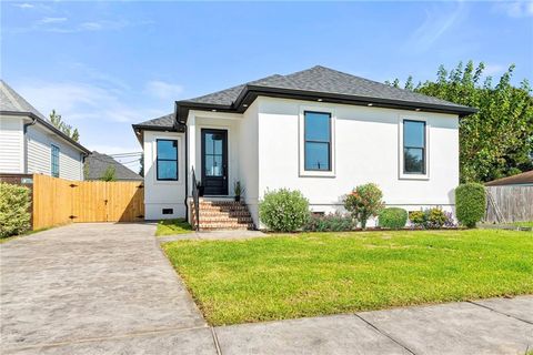 105 COUGAR Drive Arabi LA 70032