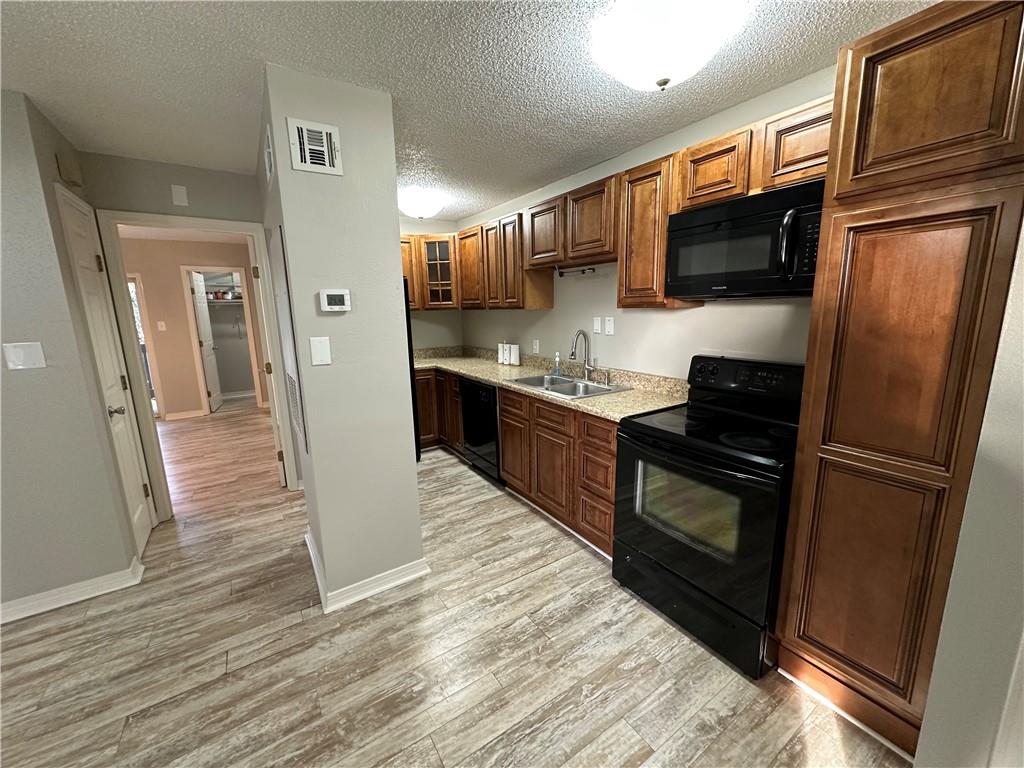 2201 HOUMA Boulevard 207