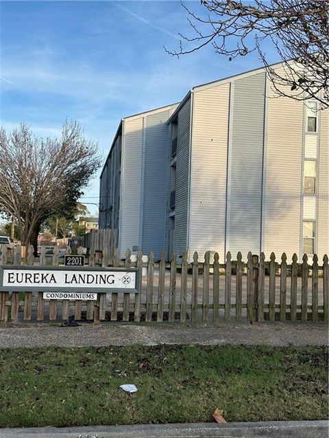 2201 HOUMA Boulevard 207 Metairie LA 70001