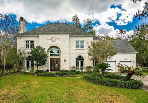 10 ANNANDALE Court New Orleans LA 70131