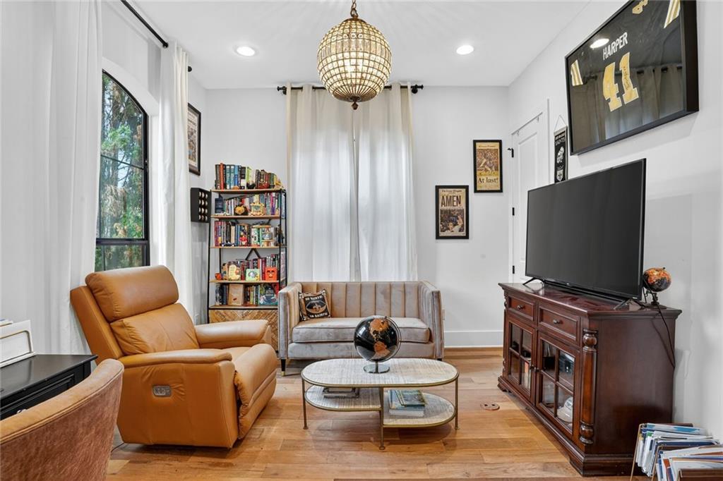 6375 WEST END Boulevard