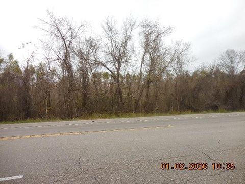 8753001 ENGLAND Street New Orleans LA 70131