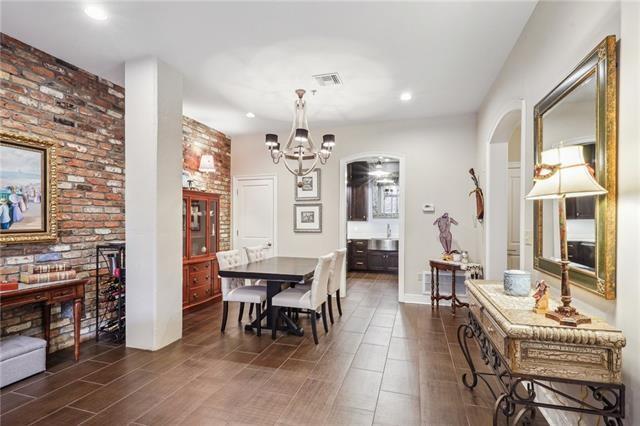 333 GIROD Street 207