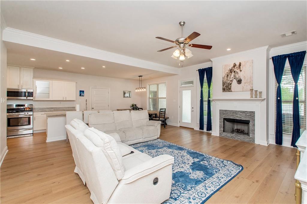 201 BELLE POINTE Drive