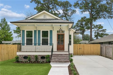 4206 CENTER Street Metairie LA 70001