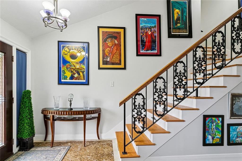 79 MONTERREY Avenue