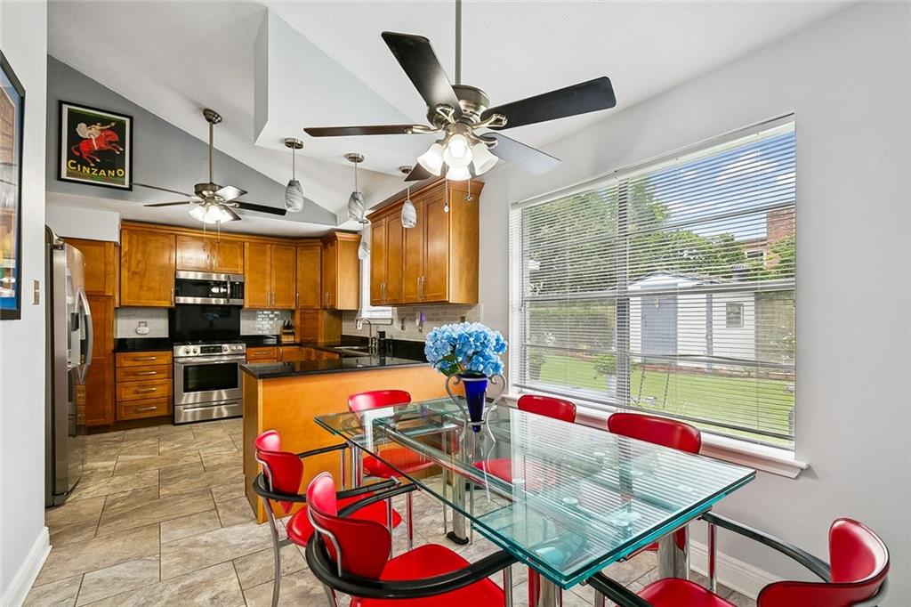 79 MONTERREY Avenue