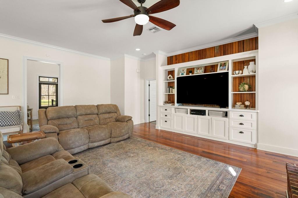 Springfield, Louisiana 70462, United States, 3 Bedrooms Bedrooms, ,4 BathroomsBathrooms,Residential,Pending,93993