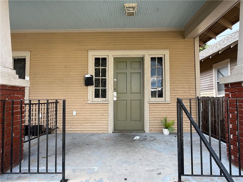 1133-35 BELLEVILLE Street