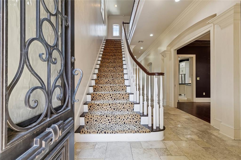 180 E OAKRIDGE Park